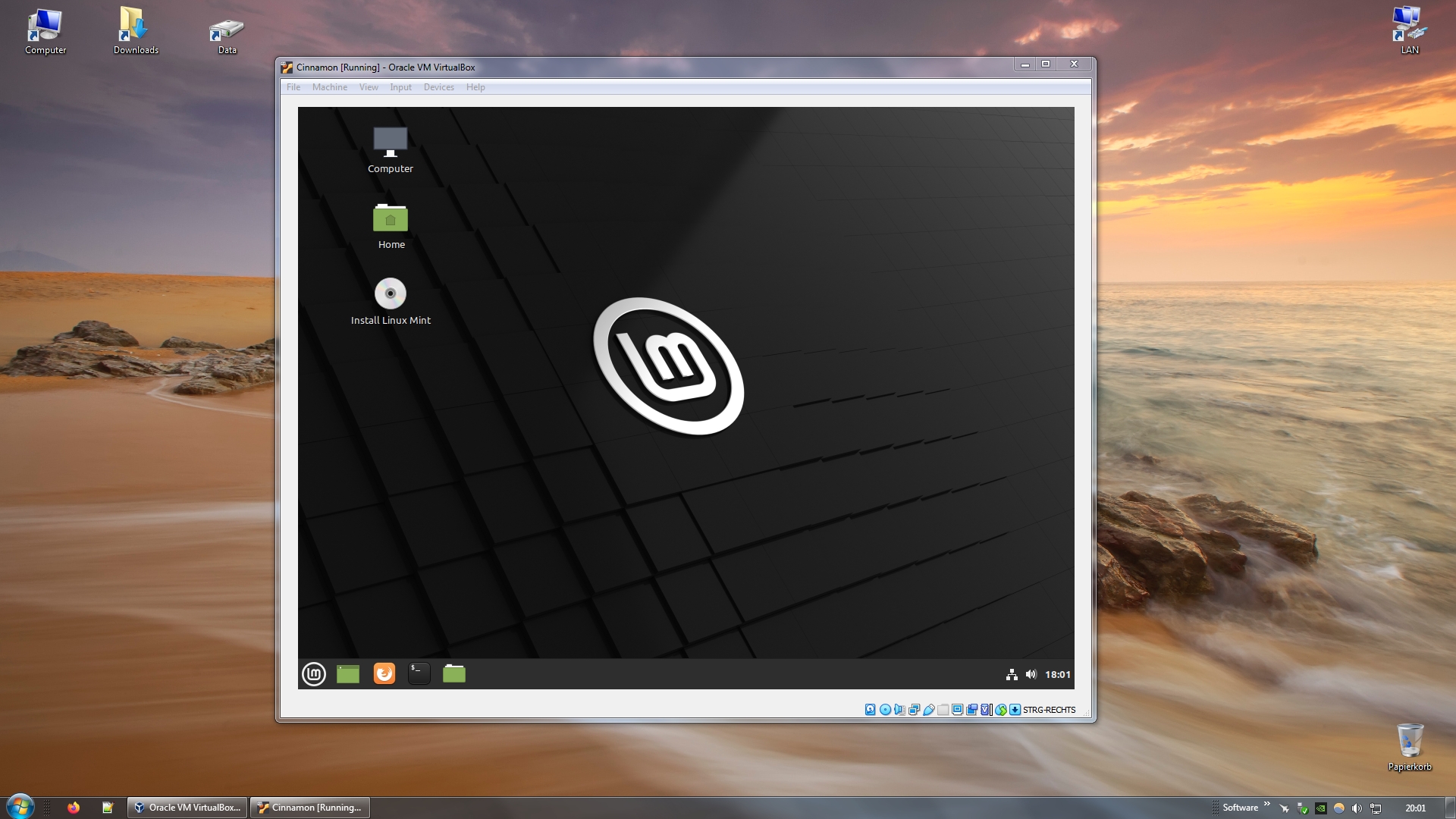 Windows 7 running Linux Mint inside a virtual machine