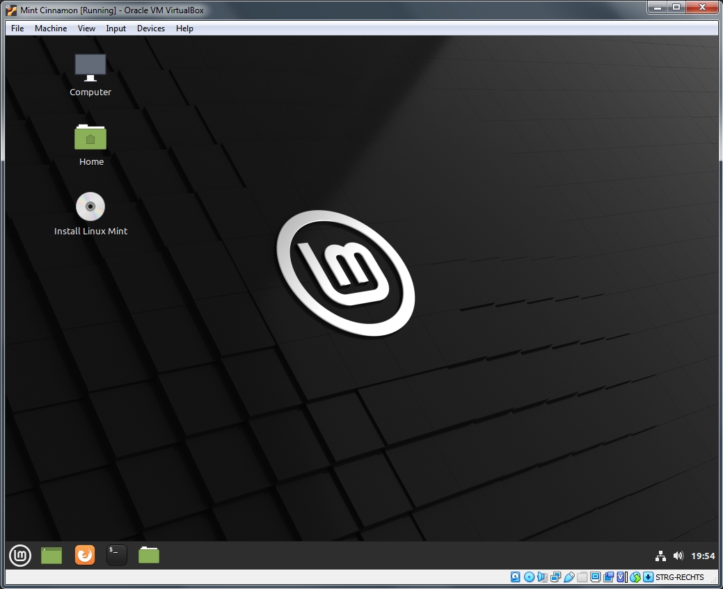 A freshly booted Linux Mint Cinnamon desktop